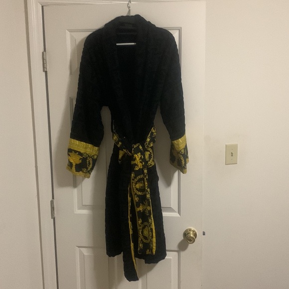 I ♡ BAROQUE BATHROBE LIKE NEW 1 AVAILABLE MEDIUM UNISEX - Picture 10 of 11